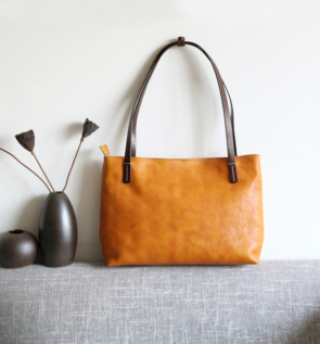 HandmadeVegetableTannedLeatherToteBagShoppingLeatherBagVintageWomanLeatherShoulderBagLargeWorkToteBag_1