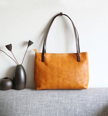 HandmadeVegetableTannedLeatherToteBagShoppingLeatherBagVintageWomanLeatherShoulderBagLargeWorkToteBag_1