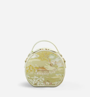 01_Chinese_Painting_Mulberry_Silk_Round_Bag_P12065505