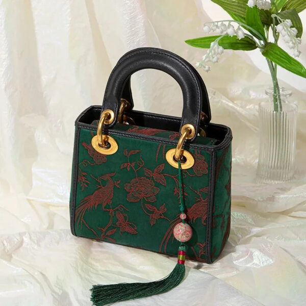 Xiangyunsha Silk Green Retro Cowhide Handbag with Pendant - Image 4