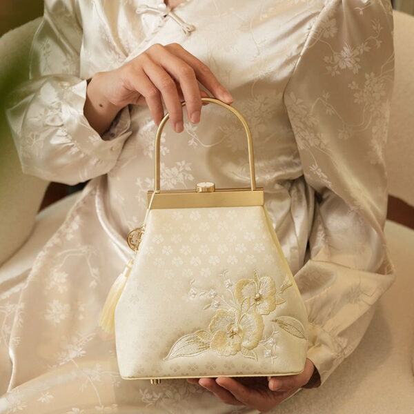 Embroidery Mulberry Silk Orchid Kiss Lock Clutch Handbag - Image 6