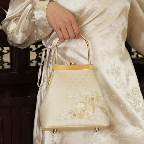 Embroidery Mulberry Silk Orchid Kiss Lock Clutch Handbag - Image 5