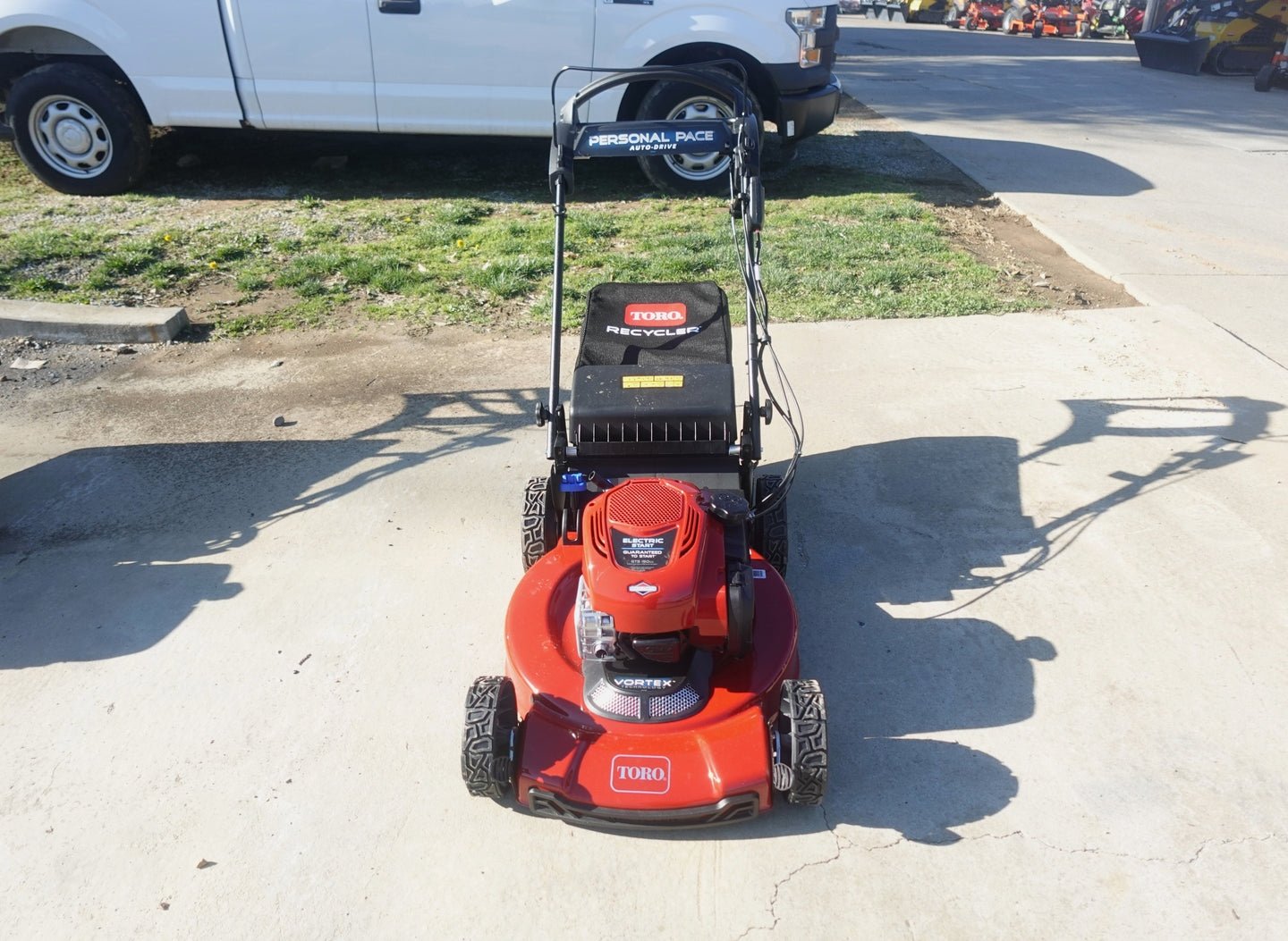 Toro 22″ Electric-Start Recycler Personal Pace Self-Propelled Gas Lawn Mower - Image 2