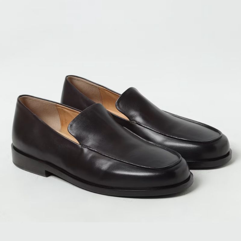 classic-black-leather-loafers-womens_eeace149-2924-4ad9-ad84-8b0698da94eb