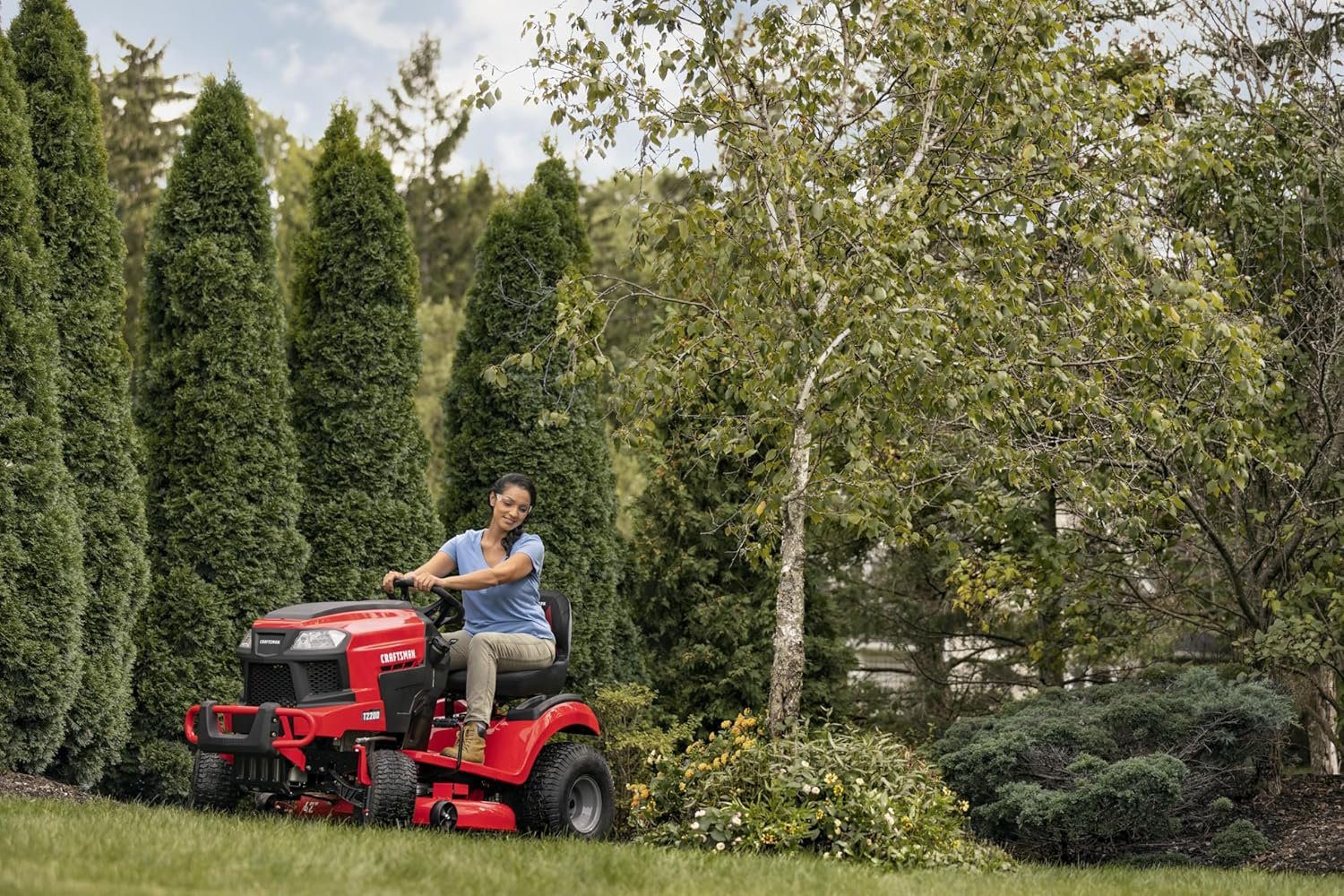 Craftsman T2200K 42-in 20 HP 725cc Hydrostatic Riding Mower - Image 11