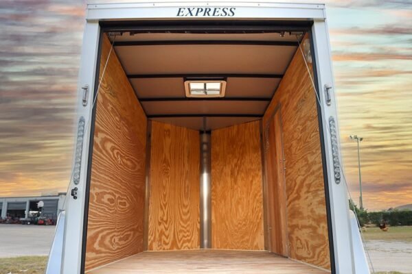 Small White Enclosed Trailer - Image 19